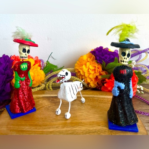 Day of the Dead Catrina Clay Set of Two & Dog Artisan Hand Made - Picture 1 of 10